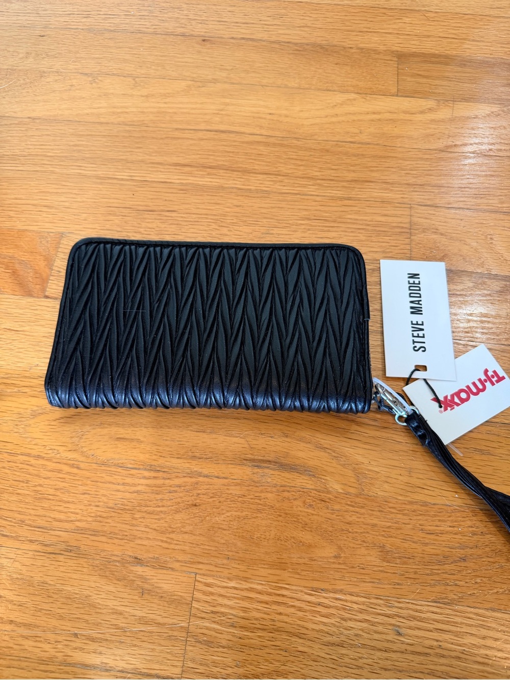 Steve Madden Black Quilted Wristlet Card Holder with Logo - Picture 2 of 3